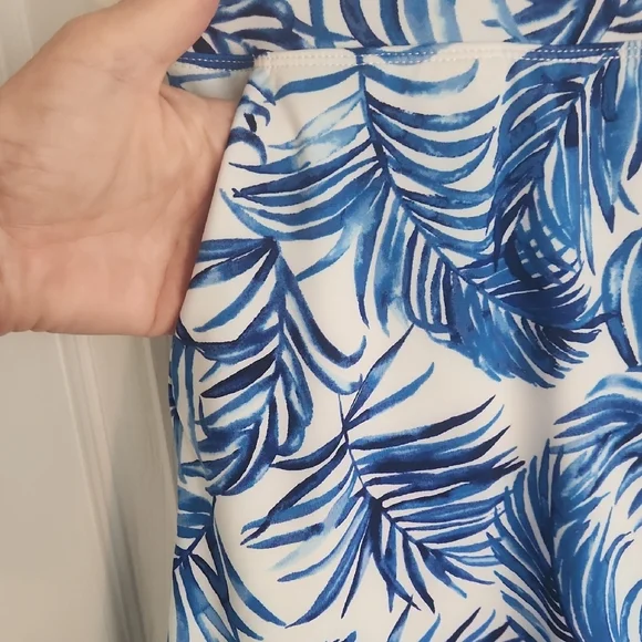 Tommy Bahama 2PC Golf Set - Picture 5 of 8